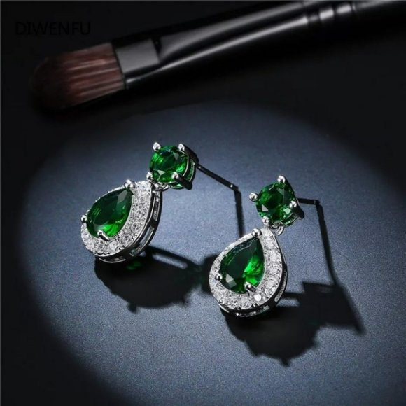 Jewelry - NEW 925 SILVER GREEN CRYSTAL EARRINGS